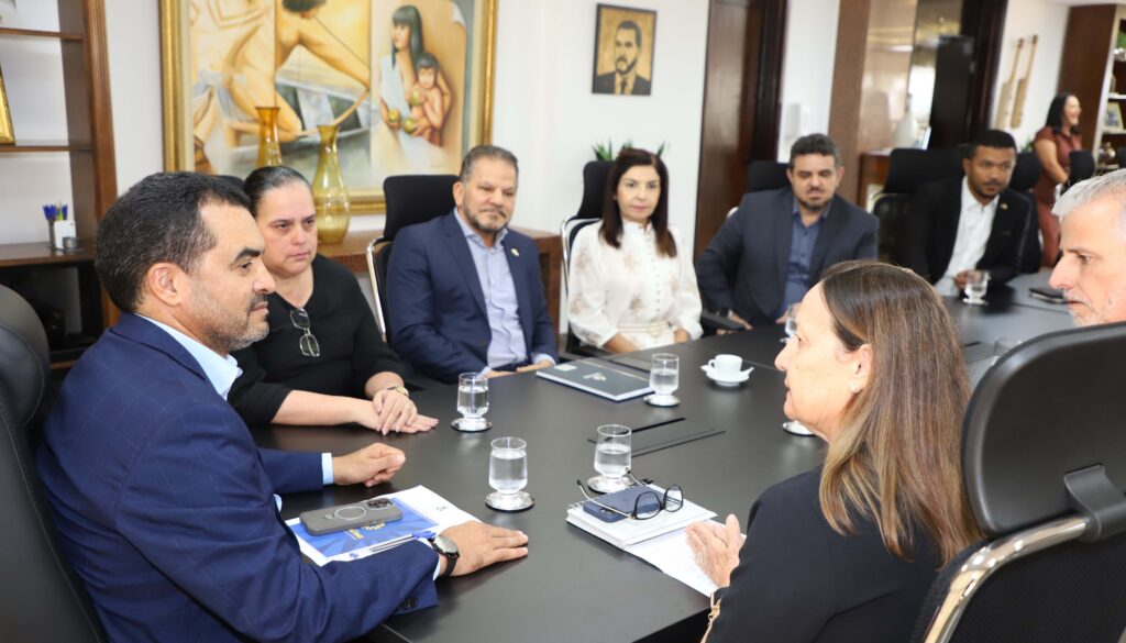 A presidente do TJTO, desembargadora Maysa Vendramini Rosal, enfatizou que há diversos projetos em andamento que contam com o apoio do Executivo estadual