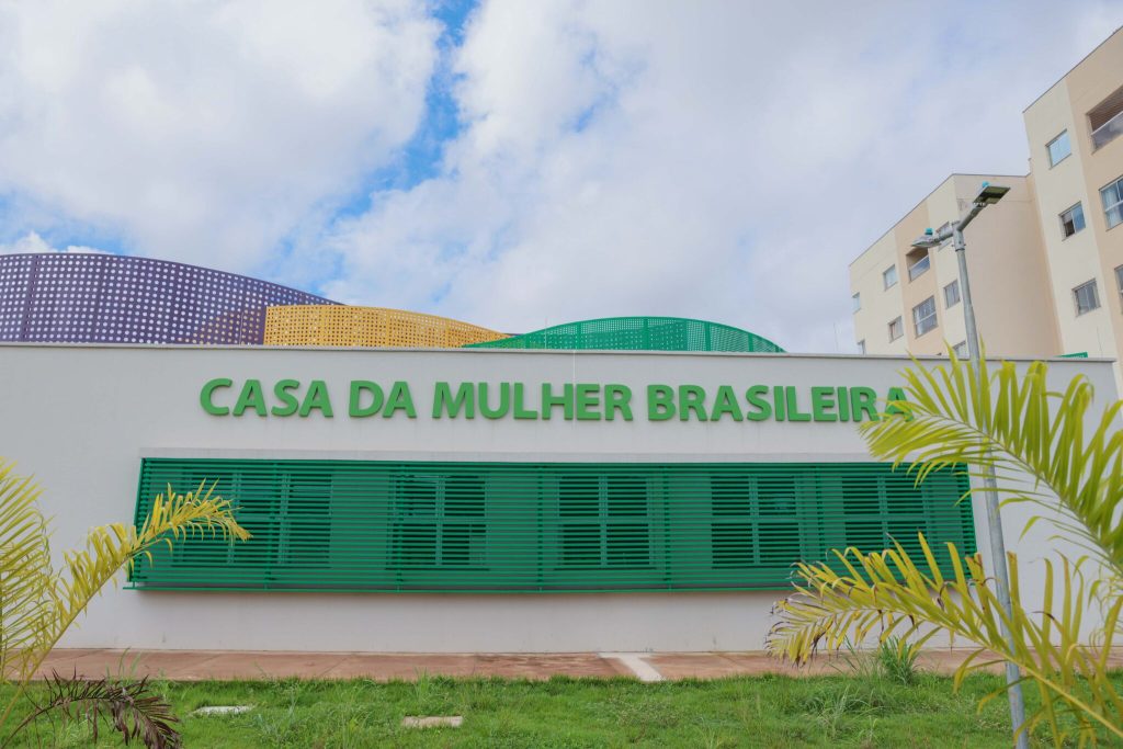 Conheça os serviços oferecidos pela Casa da Mulher Brasileira e saiba como ela pode ajudar você!