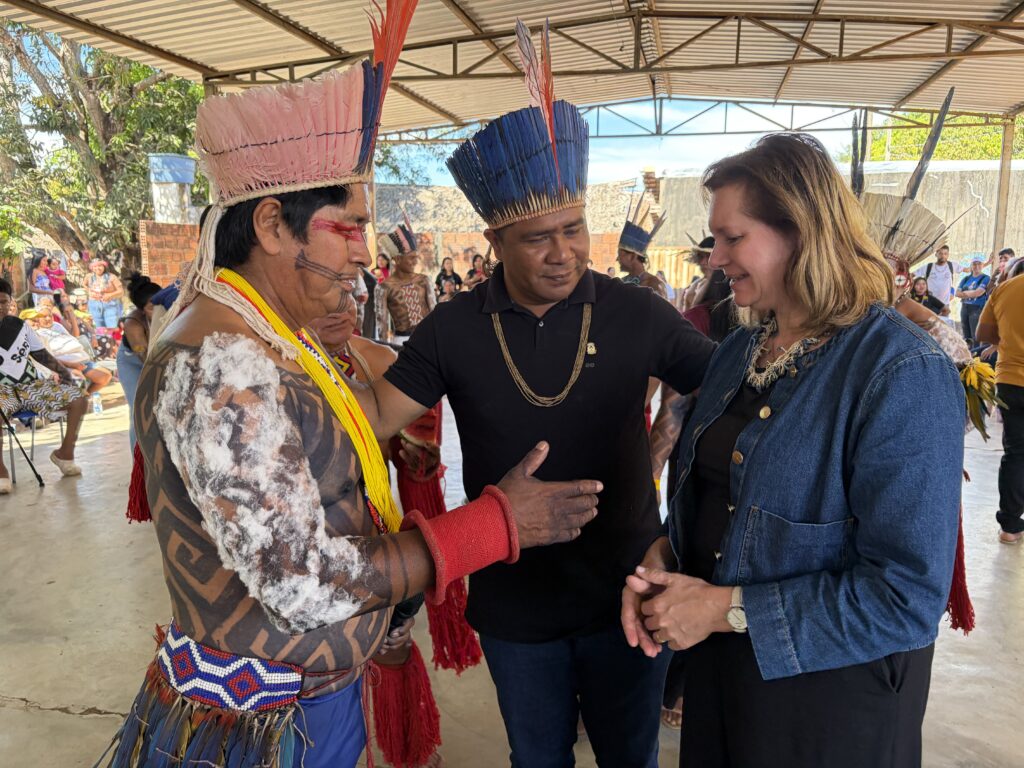 Governo do Tocantins fortalece intercâmbio cultural com visita da embaixadora da República Tcheca ao povo Iny-Javaé
