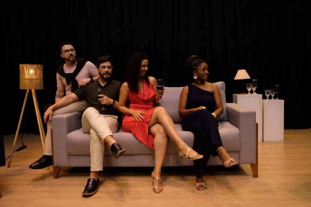 Espetáculo “Reviravoltas do Amor” estreia com humor ácido e suspense em Araguaína
