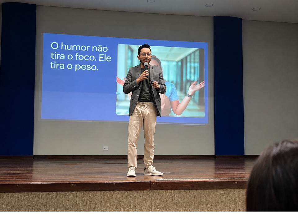 Vinícius Martins é indicado ao Prêmio Leveza & Humor 2026